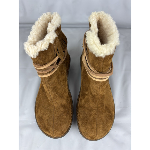 UGG Gaviota Ankle Boots Womens Size 6 EUR 37 Tan Suede Leather Sheepskin Fringe - Picture 6 of 16